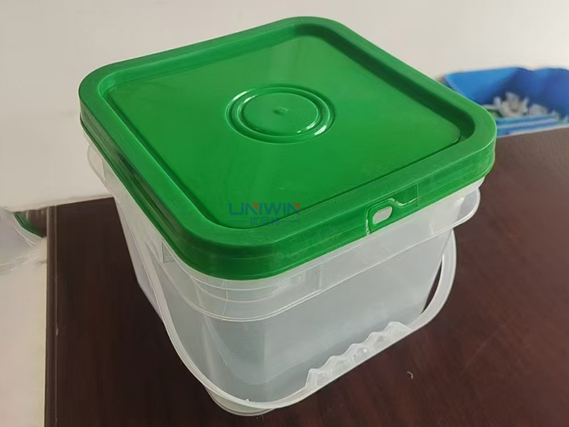 пластиковые ведра с ручкой